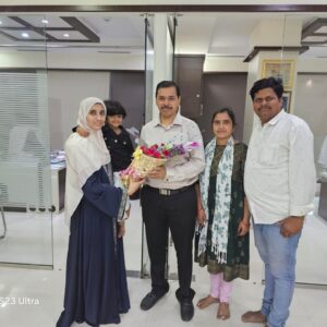 Dr. AMol Lunkad with happy patients (2)