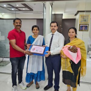 Dr. AMol Lunkad with happy patients (21)