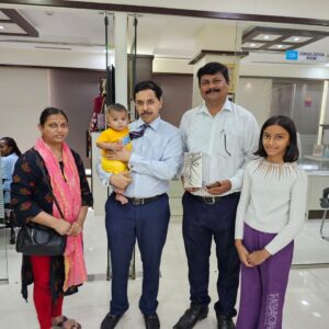 Dr. AMol Lunkad with happy patients (26)